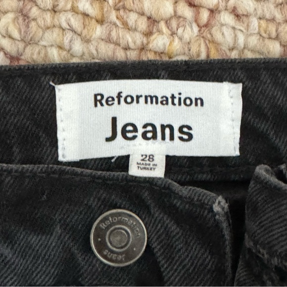 Reformation Wilder high rise cropped wide Jean in Trinity - Picture 7 of 8